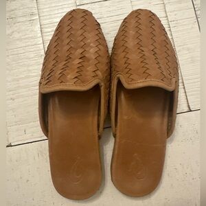 OluKai Mi’i Mule size 9